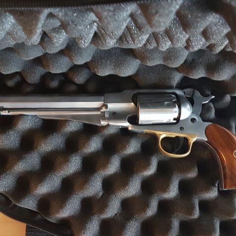 Pedersoli Remington Pattern Custom perkusjonsrevolver .44