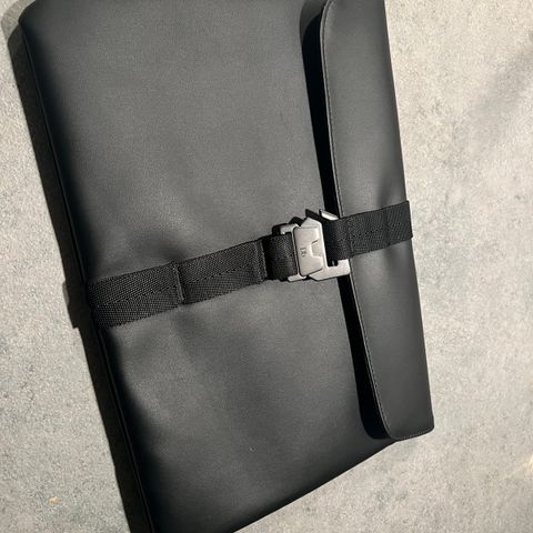 DB laptop sleeve