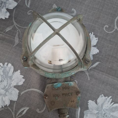 Vintage skipslampe.BUD MOTTATT