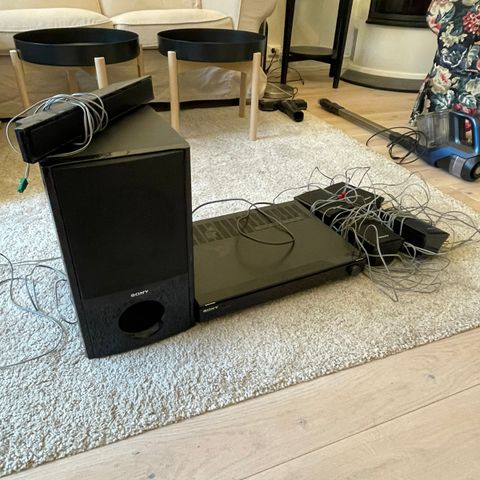 Velfungerende Sony surround anlegg selges!