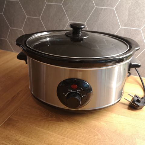 Menuett Slow Cooker fra Jula