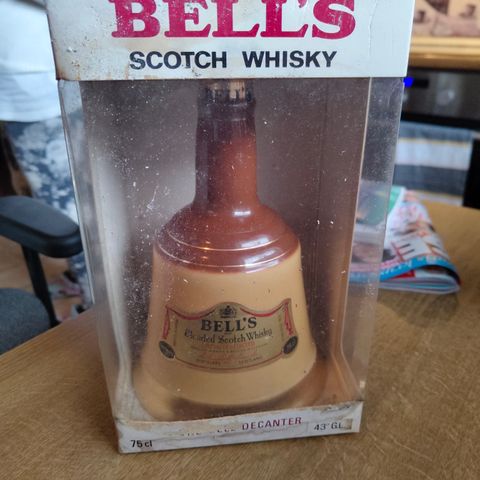 Bells scotch whisky samler flasker