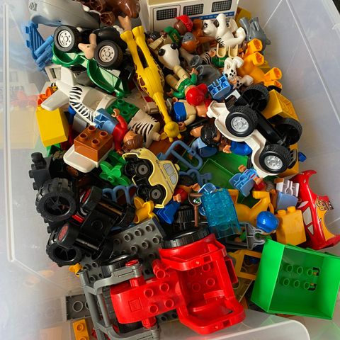 Stor kasse med Lego Duplo