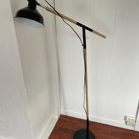 Pen stålampe til salgs