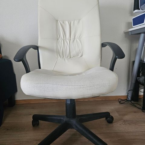 Ikea Verner hvit kontorstol / gamingstol