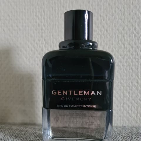 Givenchy 
Gentleman Intense EdT 100ml