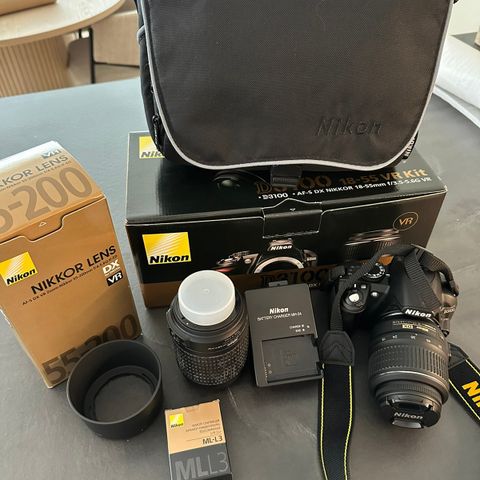 Nikon D3100 med to objektiver og stativer selges - perfekt innstegspakke