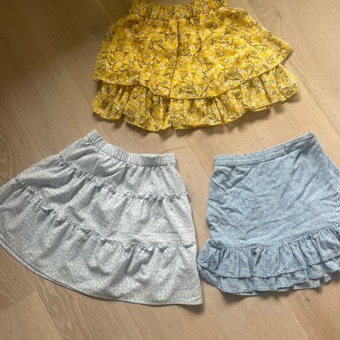 Skjørt/kjoler/bluse/shorts, 50 per plagg/300 for alt strl 146/152