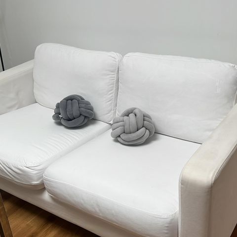 Fin hvit sofa