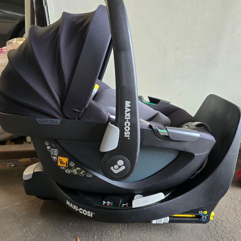 Flott bilstol fra Maxi-Cosi + base med ISOfix