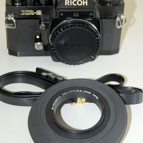 Ricoh XR-2 SLR 35mm Analog K Mount Kamerahus,Wide Angle  Gummi Collapseable Hood