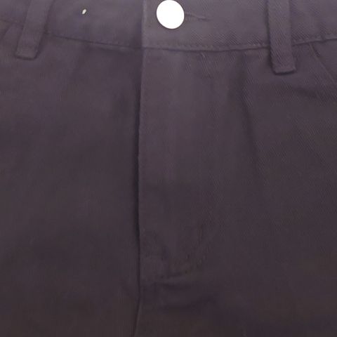 Ny svart shorts