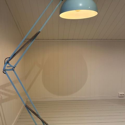 Stålampe fra Kremmerhuset