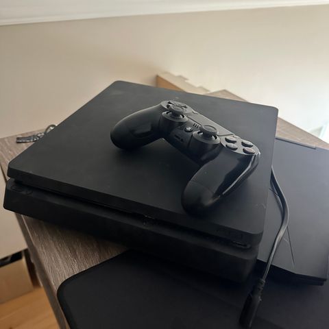 Playstation 4 slim + kontroll