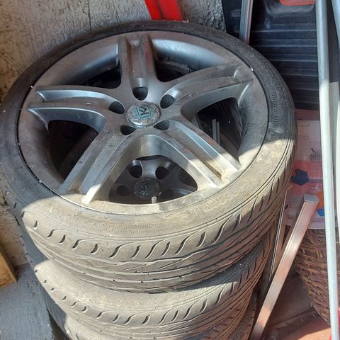 Dekk med felg. Sport 225/40 R18