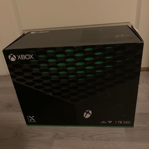 Xbox serie x 1 TB med masse spill