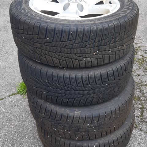 Vinterdekk med felg. Nokian 205/55 R16