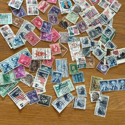 Eldre frimerker fra USA selges