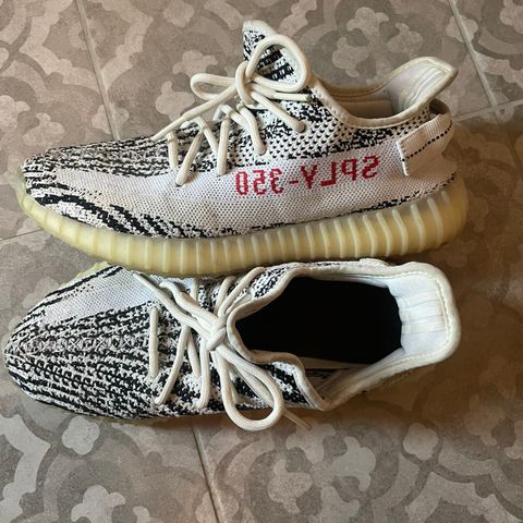 Yeezy 350 Zebras Str 42