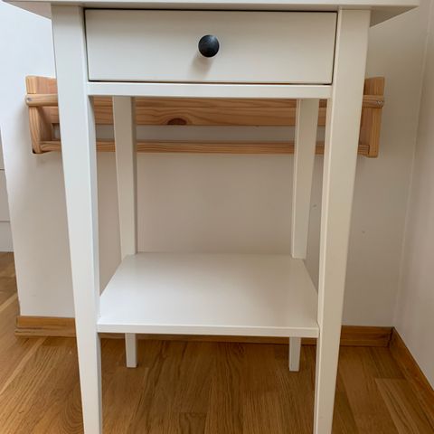 Hemnes nattbord / høy & lav kommode