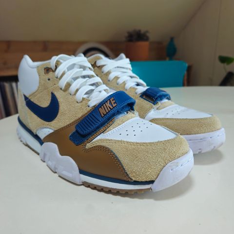 NIKE AIR TRAINER 1 strl. 43 sko selges