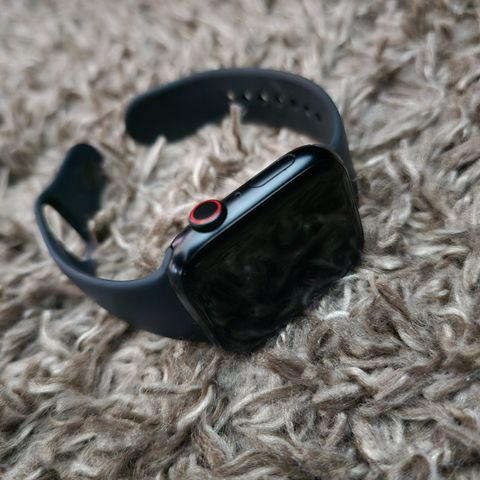 Apple Watch Series 9 45mm GPS+Esim 5g selges eller byttes.