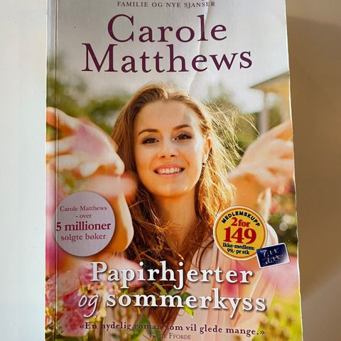 Carole Matthews sin «Papirhjerter og sommerkyss»