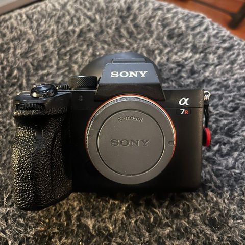 Sony A7R IV samt Sigma, Samyang og Sony objektiv.