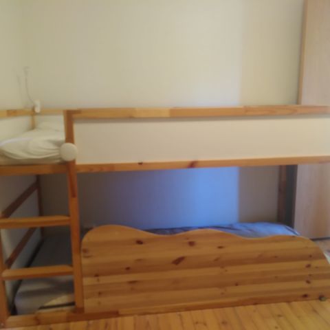 køyeseng, Ikea Kura Vendbar seng, med egenlaga sengehest, evt m madrass