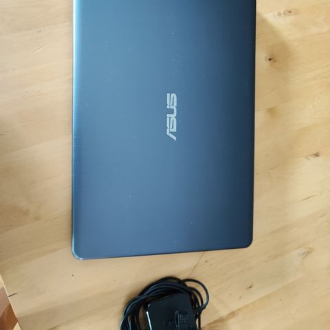 Asus laptop med Windows 11