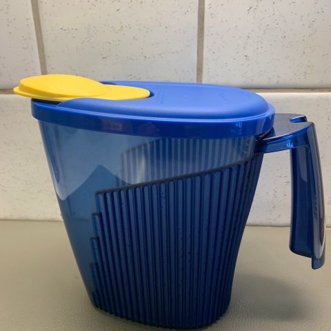 Tupperware CrystalPlus Kanne 1,3 l til micro