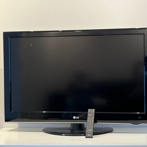 LG TV 42 inch (107 cm) til salg