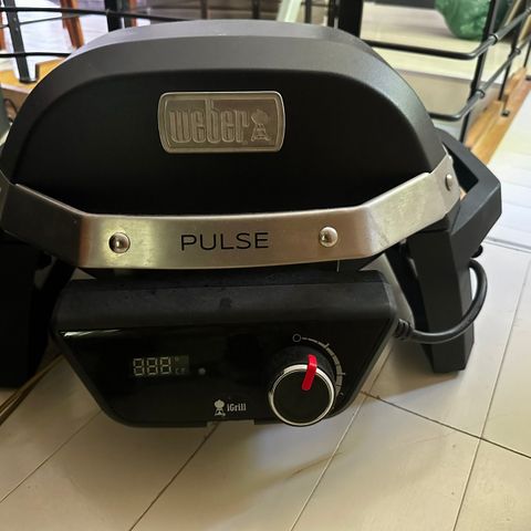 Weber elektrisk grill selges pga flytt