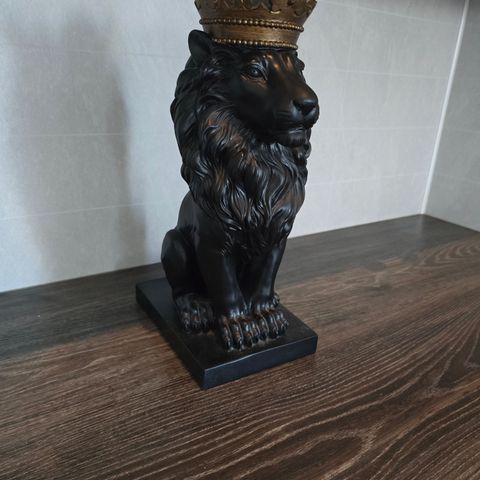 Løve skulptur