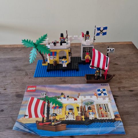 Lego 6267 Lagoon Lock-Up fra Lego Pirates Imperial Soldiers serien