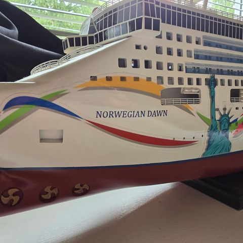 Norwegian Dawn cruise modellskip til salg