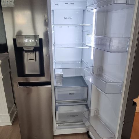 LG | Side by Side Kjøleskap | Fungerer og er i bruk