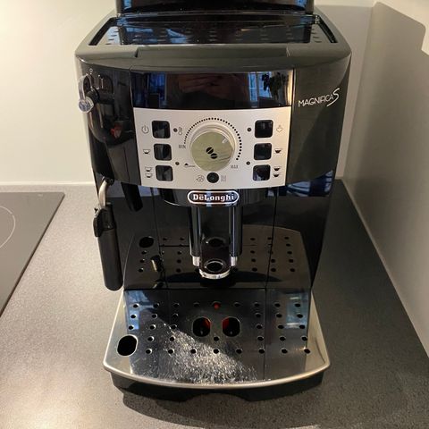 DeLonghi Magnifica kaffemaskin