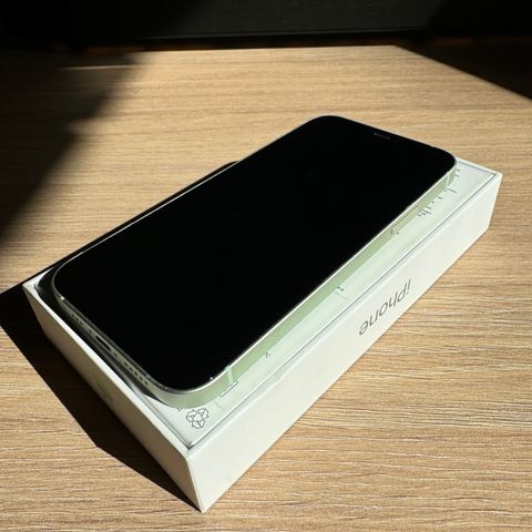 iPhone 12 Grønn 64GB