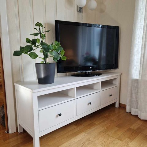 TV benk fra Ikea