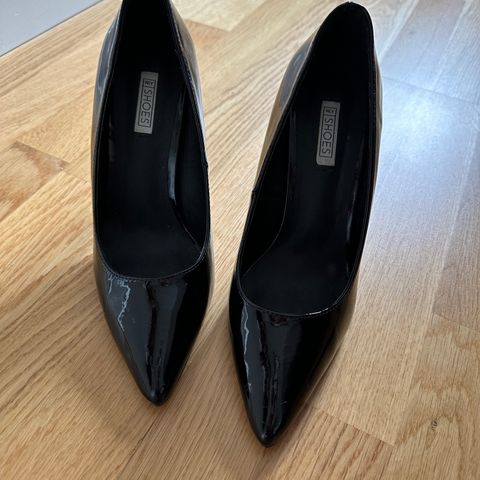 Pumps svart str 38