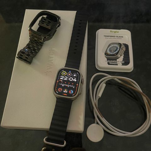 Apple Watch Ultra 2 49mm Titanium + AppleCare+