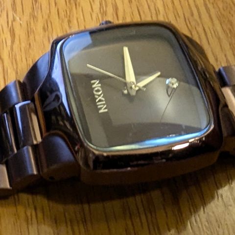 Nixon "Player" Herreklokke/dress