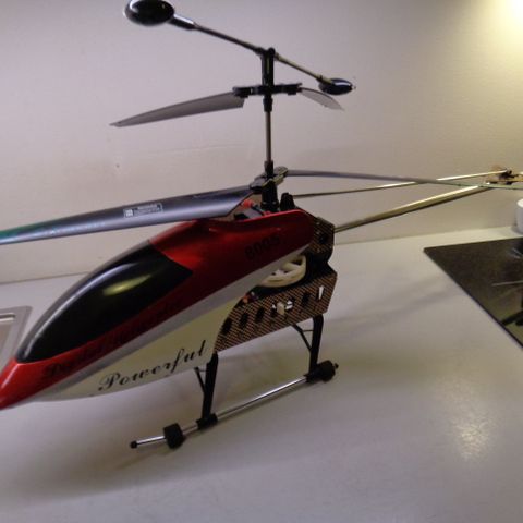 Stort helikopter ( 100 x 38 x 25 cm ) ( bare prøvkjørt litt )