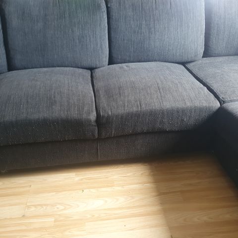 Svart sofa ny pris 2000 kr