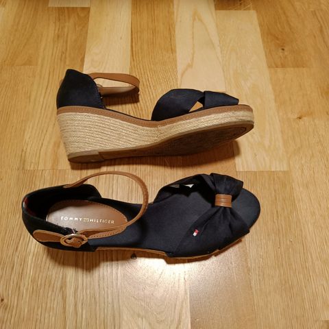 Tommy hilfiger sandal