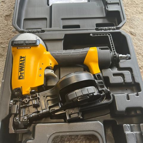 Dewalt pappspiker pistol DPN46RN-XJ