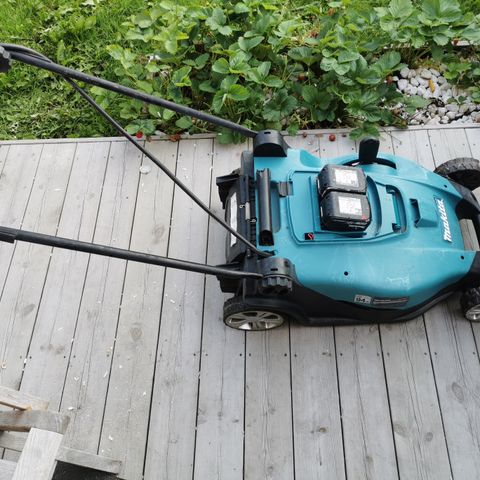 Makita gressklipper 36v med 4.0ah 2x 18v batteri