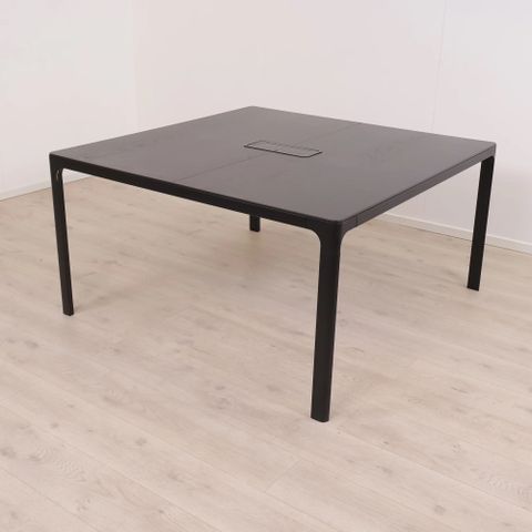IKEA Bekant, sort møtebord