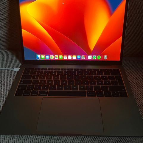 Macbook Pro 13" (2017, kjøpt 2019)